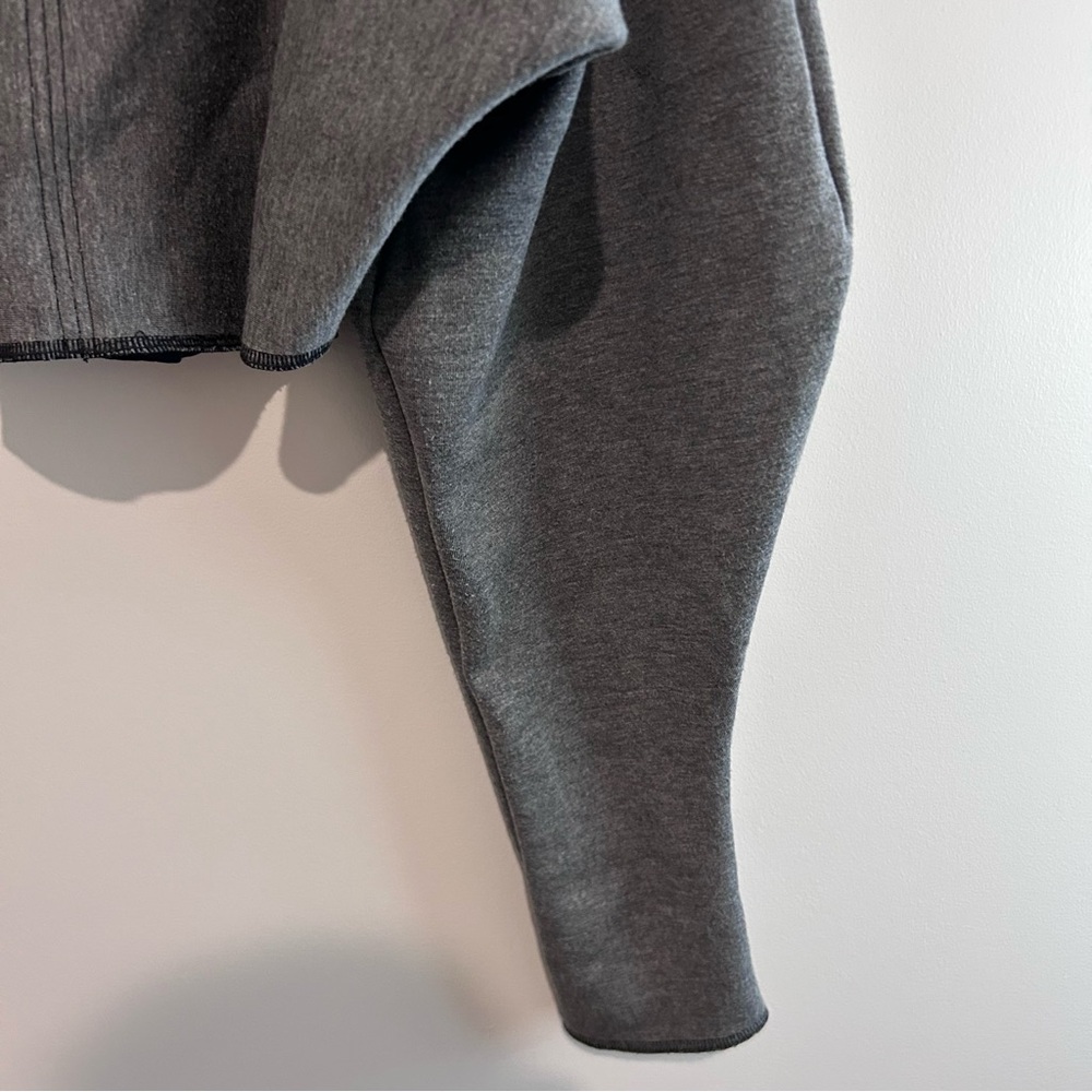 Sammy B Cropped Long Sleeve Gray Blouse Size Medium Art To Wear Oversized - Picture 5 of 7